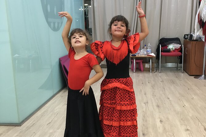 45 minutes flamenco dance class for family in Málaga - Key things I’d plan around