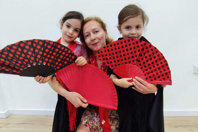 45 minutes flamenco dance class for family in Málaga - Price and Value of a 47-USD Family Session