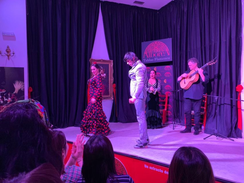 Albaicín & Sacromonte: Tour with Flamenco Show - Sacromonte Views and Bohemian Life: Up on the Hill
