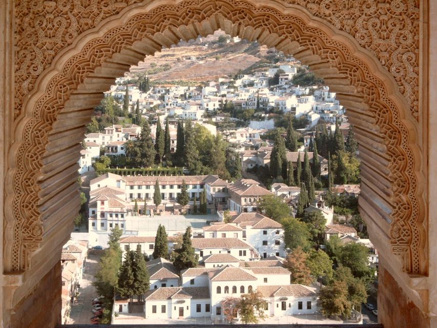 Albaicín & Sacromonte: Tour with Flamenco Show - Meeting Point by Plaza Nueva Landmarks: Find Your Purple Umbrella