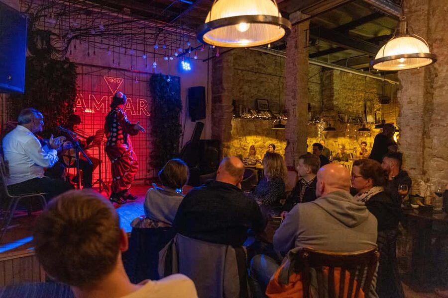 Alicante: Fusion Flamenco Show and Gastronomy at Blacky Bar - Key highlights you should care about
