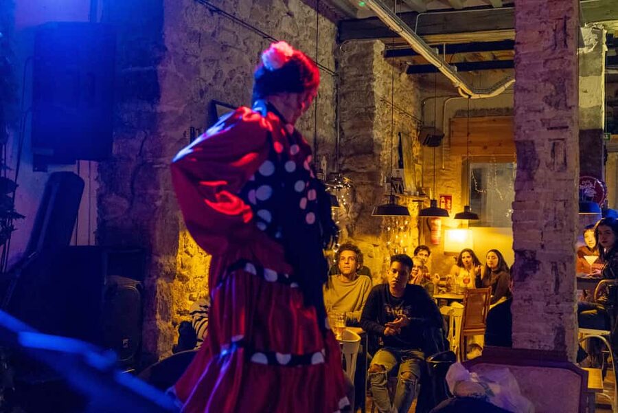 Alicante: Fusion Flamenco Show and Gastronomy at Blacky Bar - Flamenco first: how the show feels up close