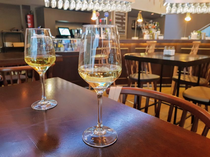 Authentic Flamenco Show & Tapas Tour in Granada - Stop 2 at a modern, air-conditioned restaurant: myths about Spanish cuisine