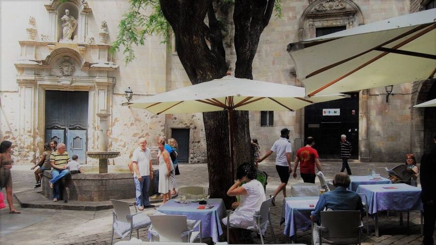 Barcelona: 4-Hour Tapas Evening Tour and Flamenco Show - Flamenco at Tablao Venues: Close, Intense, and Short