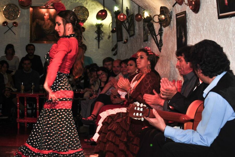 Barcelona: City Tour & Flamenco Show with Wine & Tapas - FAQ