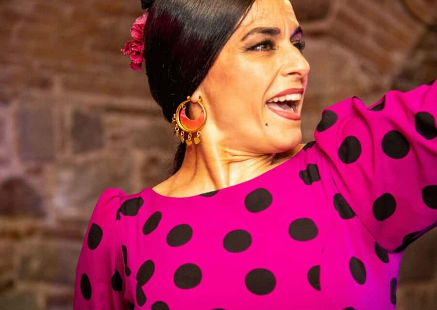 Barcelona: Espectáculo de Flamenco íntimo en Las Brujas - Why Las Brujas Feels Different From Big-Stage Flamenco