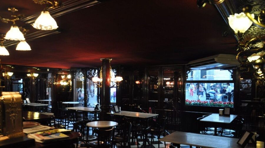 Barcelona: Exclusive Flamenco Show at El Paraigua with Drink - Inside the after-show time: snacks and more drinks in the basement and restaurant