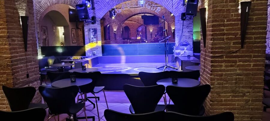 Barcelona: Exclusive Flamenco Show at El Paraigua with Drink - Timing that keeps everything crisp: 8:15, 8:30, 9:00, 10:00