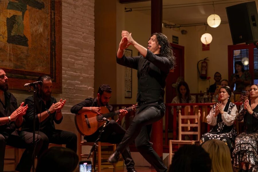 Barcelona: Flamenco Show with Dinner at Tablao de Carmen - Choosing the 18:45 or 21:15 show: timing that fits your dinner rhythm