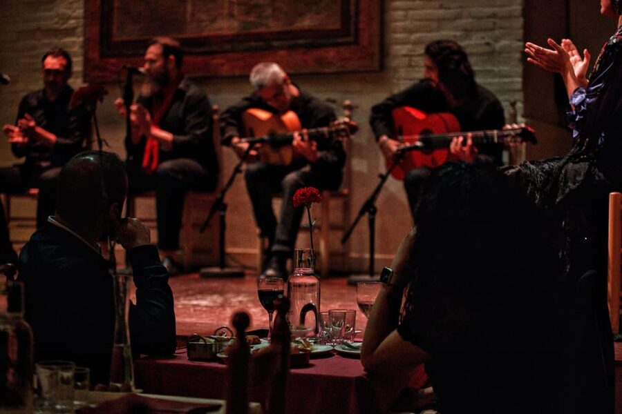 Barcelona: Flamenco Show with Dinner at Tablao de Carmen - Practical tips so your night runs smoothly