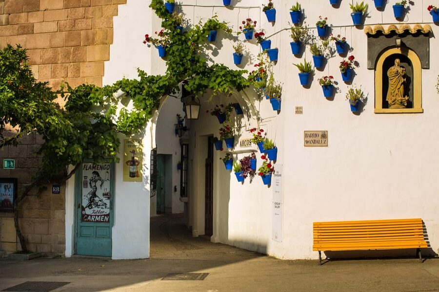 Barcelona: Flamenco Show with Dinner at Tablao de Carmen - Free entry to Poble Espanyol from 4 PM: what to do before flamenco