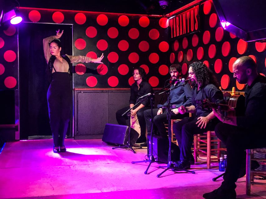 Barcelona: Gothic Quarter and Flamenco Show (Small Group) - Gothic Quarter at Dusk: Where the City Slows Down