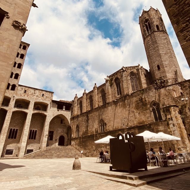 Barcelona: Gothic Quarter and Flamenco Show (Small Group) - Los Tarantos Flamenco: An Old Tablao With a Live, Physical Energy