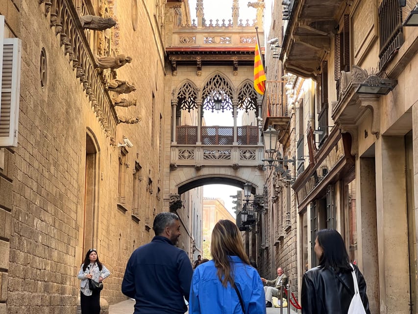 Barcelona: Gothic Quarter Guided Tour with Flamenco & Tapas - Price and value: is $117 actually fair for this evening?