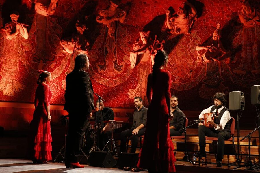 Barcelona: Gran Gala Flamenco Show Entry Ticket - Two Iconic Venues: Palau de la Música Catalana vs Teatre Poliorama
