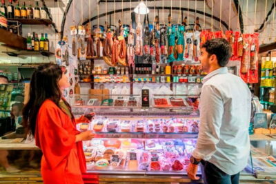 Barcelona: Tapas and Wine with Flamenco Show in the Old Town - El Born and the Gothic Quarter: your guided shortcut through the maze