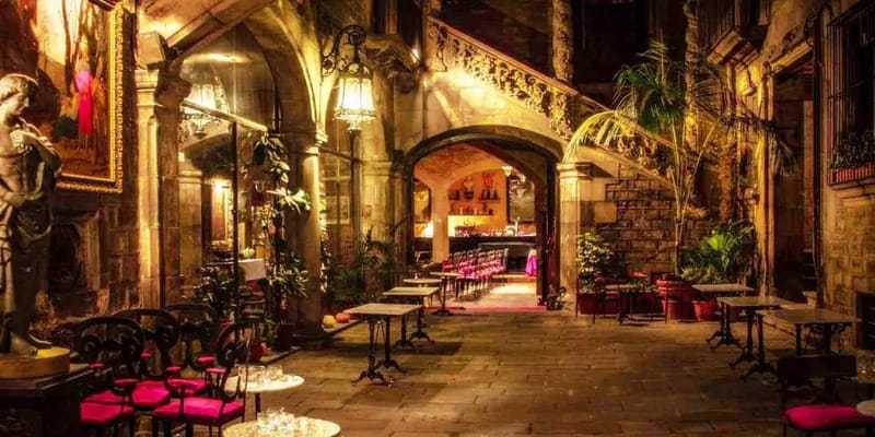 Barcelona: Tapas and Wine with Flamenco Show in the Old Town - The flamenco setting at Palau Dalmases: intimate, 17th-century, and close to the action