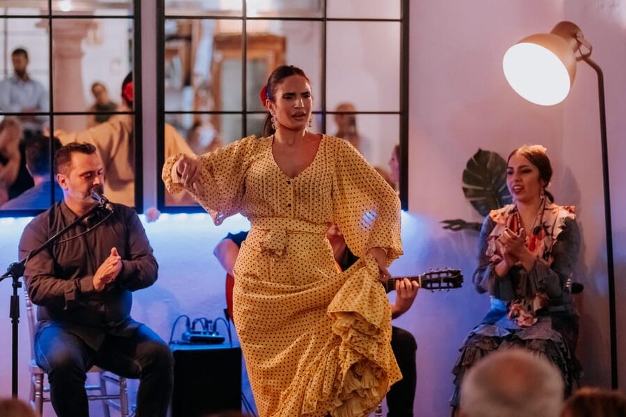 Córdoba: Tablao Flamenco at Doble de Cepa with Optional Meal - Timing Your Hour: show length, breaks, and how to plan your evening