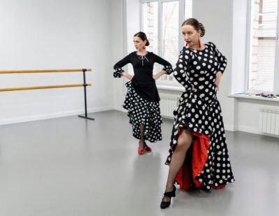 Flamenco Dance Lesson: 60-Minute Class in Seville - The Courtyard Studio and Those First Minutes