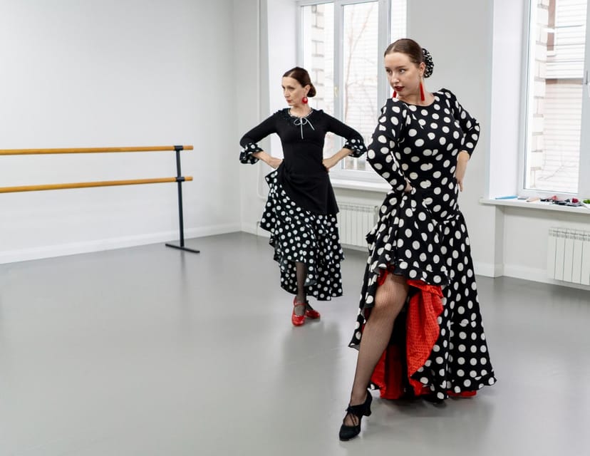 Flamenco Dance Lesson: 60-Minute Class in Seville - The Courtyard Studio and Those First Minutes