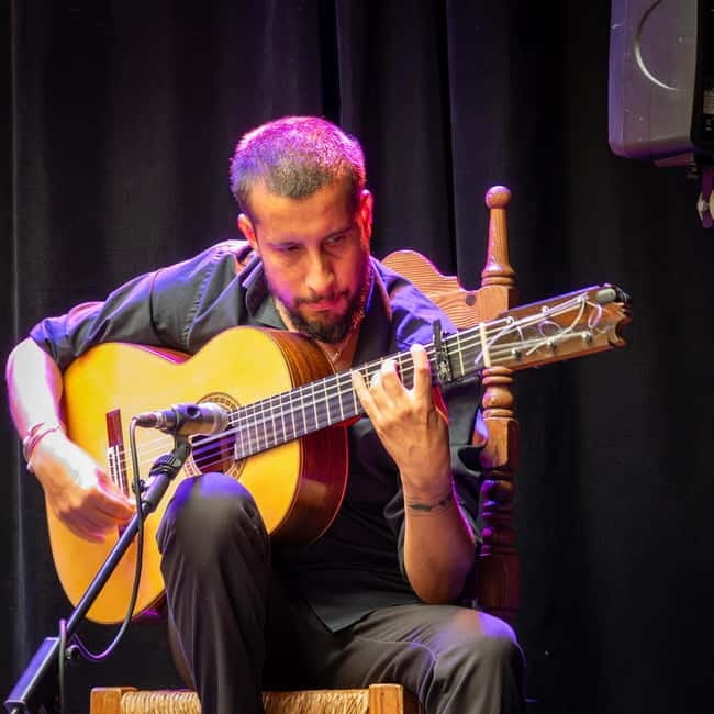 Flamenco Show at La Guarida del Angel with Drink - Food and wine plans: eat before, or eat during the show
