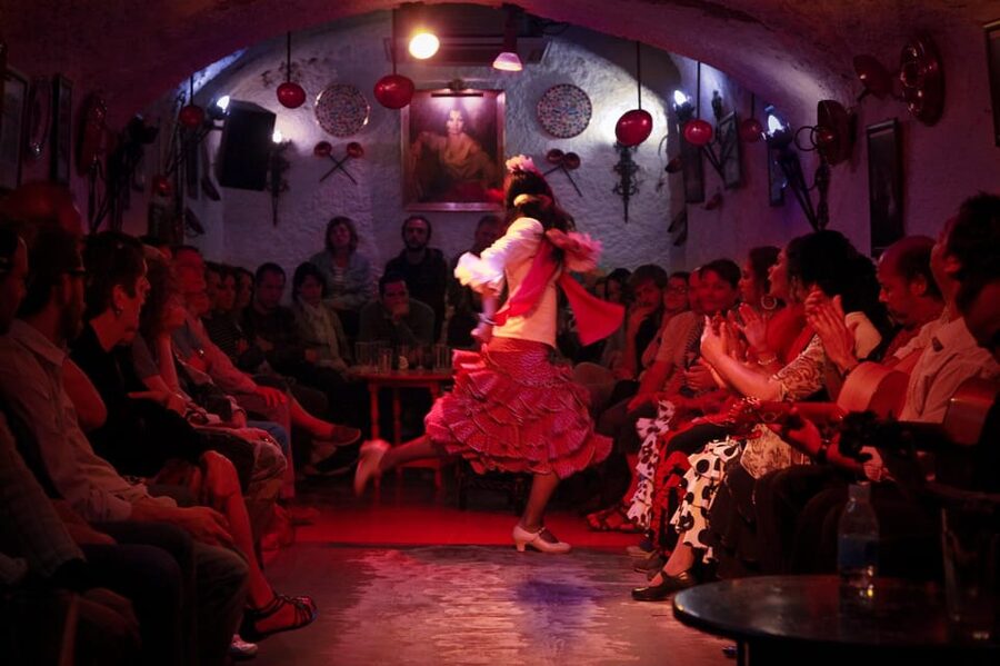 Flamenco Show: Zambra in Cuevas del Sacromonte - What you’ll see in the performance: dancers, singers, and guitar