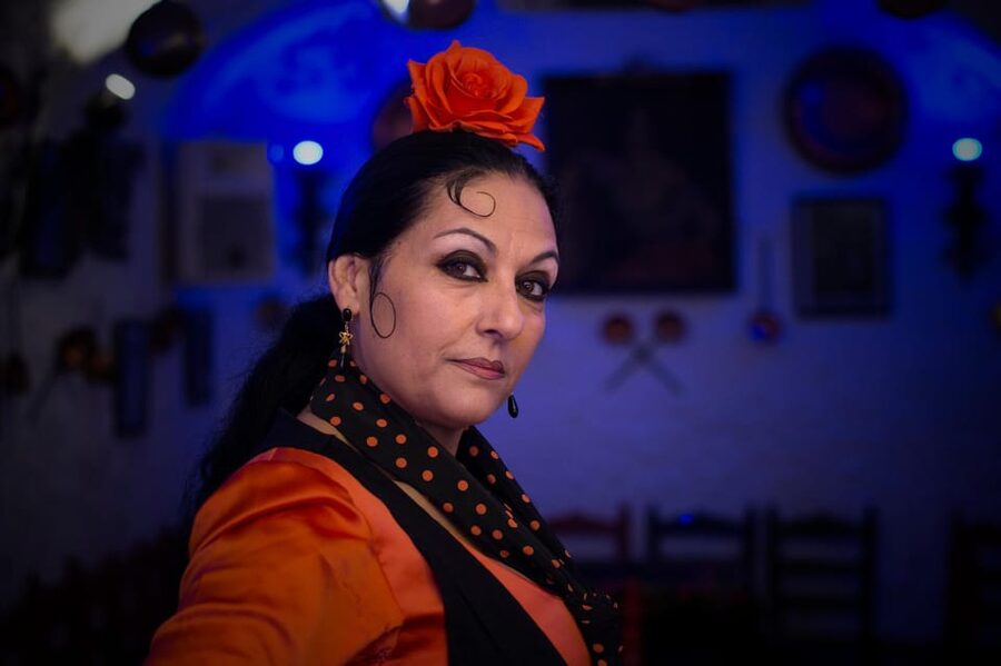 Flamenco Show: Zambra in Cuevas del Sacromonte - Languages and host support: easy to follow, even if you don’t know the lyrics
