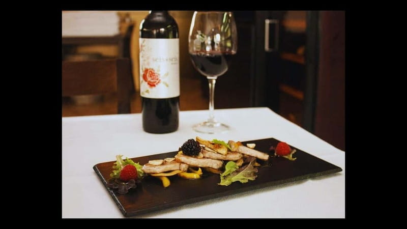 Fuengirola: Flamenco Show & Dinner at Tipi Tapa, near Mijas - What you’ll see in the flamenco show: 5 local artists, full flamenco basics