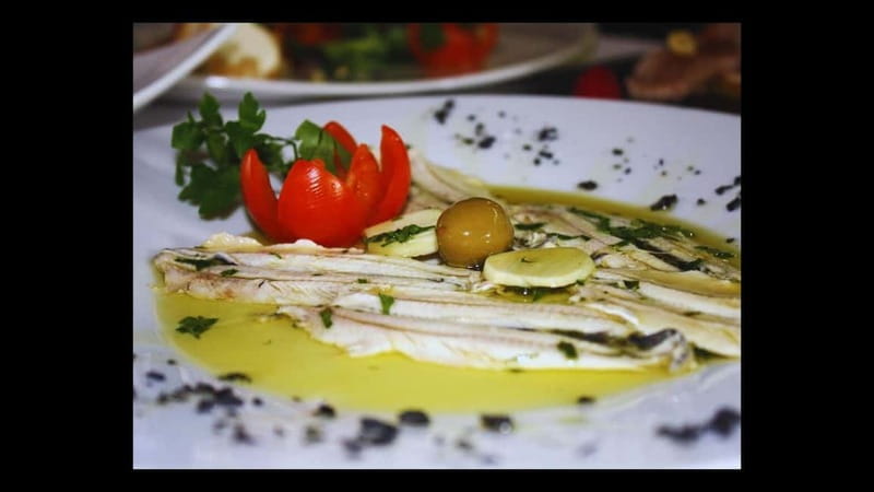 Fuengirola: Flamenco Show & Dinner at Tipi Tapa, near Mijas - Who should book this flamenco dinner, and who should reconsider
