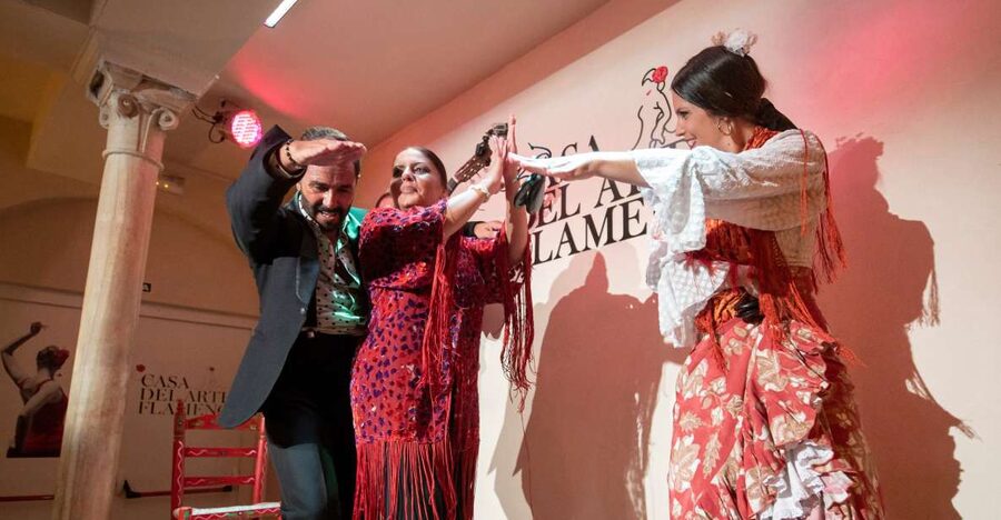 Granada: 1-Hour Traditional Flamenco Show - Finding the Venue: Cuesta Gomerez 11 and the Plaza Nueva Shortcut