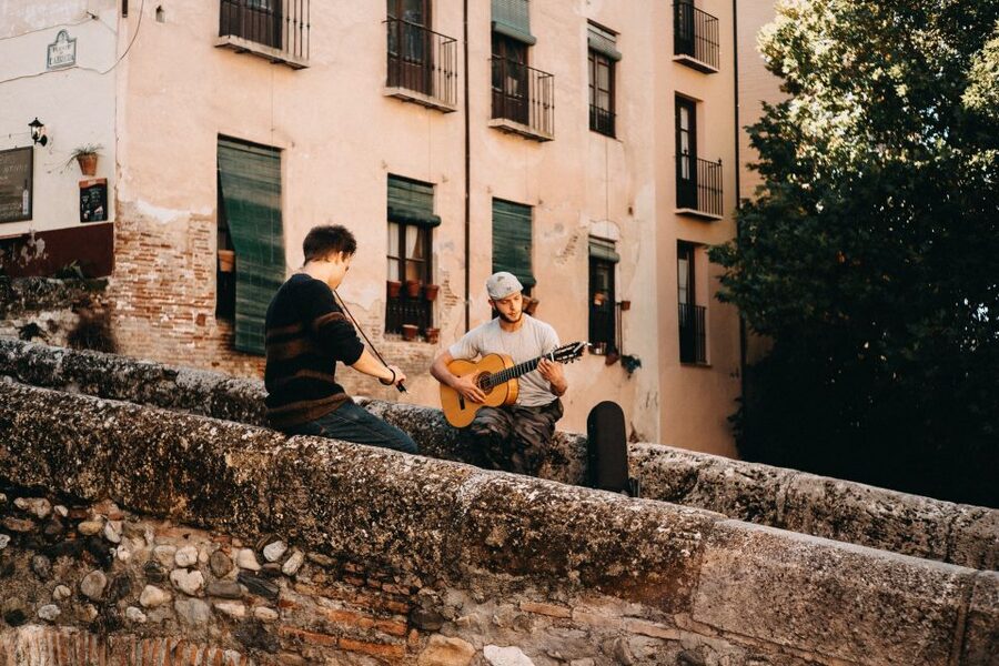 Granada: Albaicín & Sacromonte Walking Tour & Flamenco Show - Albaicín to Sacromonte: the simple reason this tour works