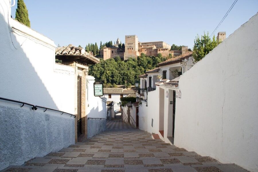 Granada: Albaicín & Sacromonte Walking Tour & Flamenco Show - Price and value: why $53 can make sense here
