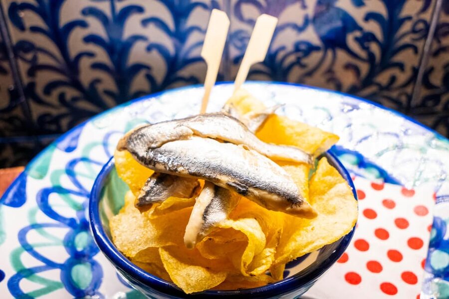 Granada: Authentic and intimate Flamenco Show with Snacks - Who this flamenco experience is best for