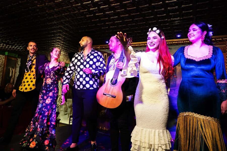 Granada: Flamenco Show at Tablao Flamenco Albayzín - Comfort, Language, and Getting in: Little Details That Actually Help