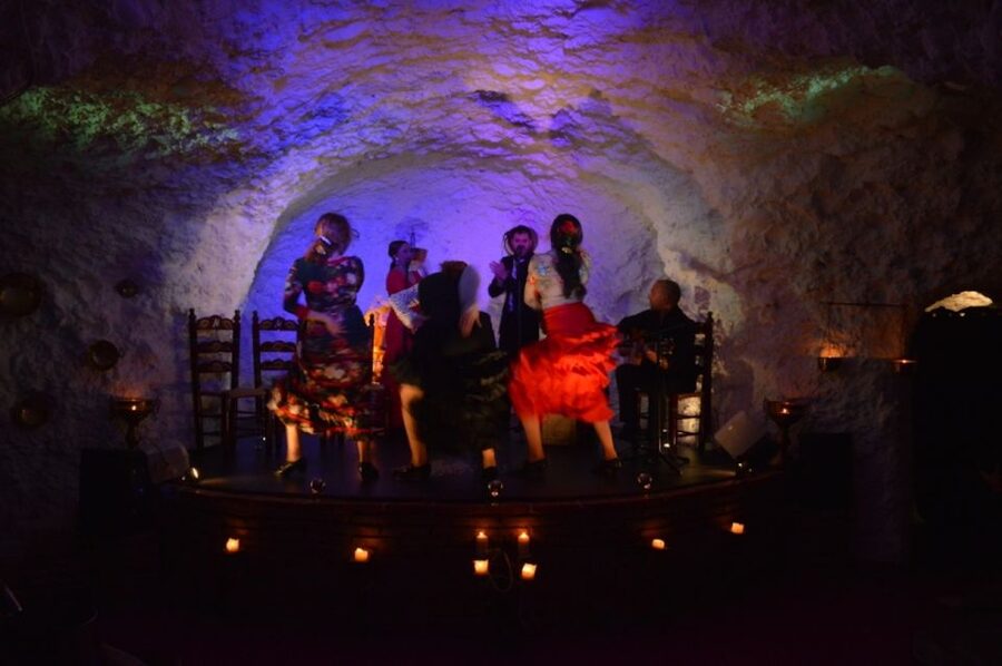 Granada: Flamenco Show at Templo del Flamenco with Drink - Drink and optional Mediterranean meal: value choices