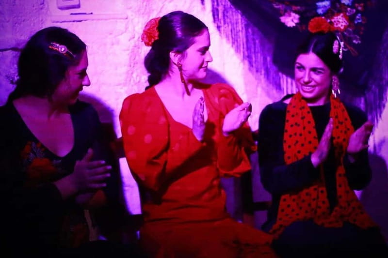 Granada: Flamenco Show Los Parrones in the Sacromonte Caves - Inside a small cave tablao: intimacy can be the best (and tightest) part
