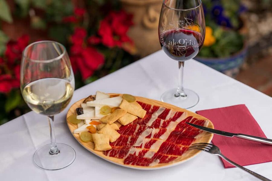 Granada: Flamenco Show with Dinner at Jardines de Zoraya - Who this fits best in your Granada trip