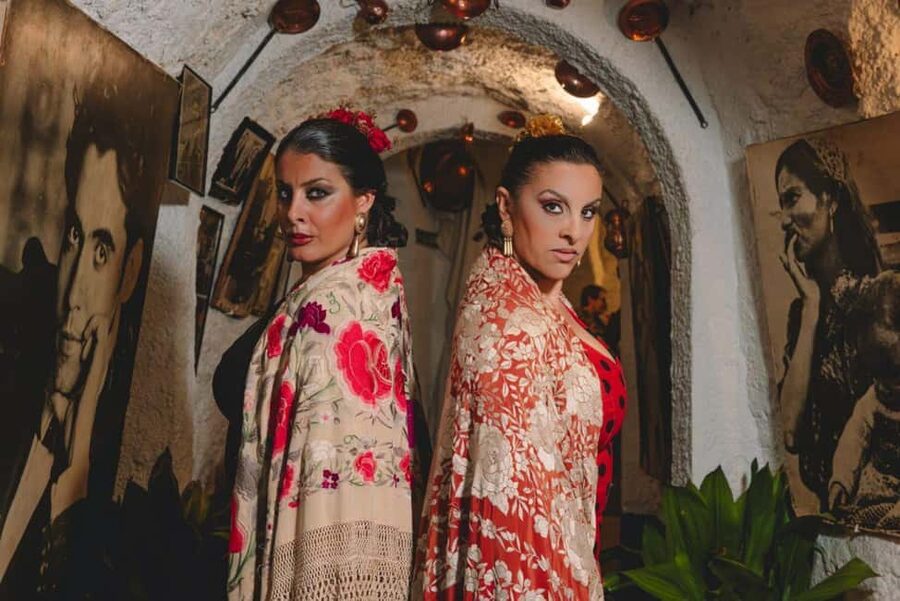 Granada: Flamenco Show with Drink or Dinner at Venta El Gallo - Key things to know before you go