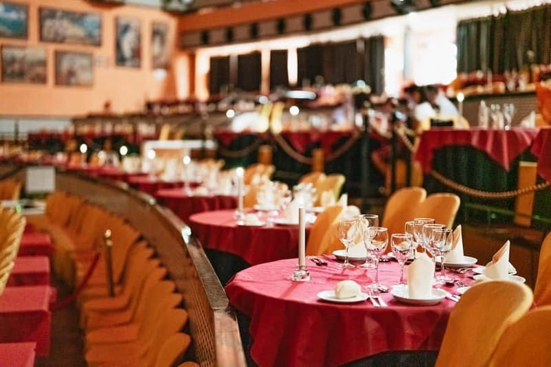 Seville: Flamenco at El Palacio Andaluz with Optional Dinner - Food and drinks: what the tapas dinner option includes